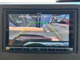 駐車時、後方の映像がモニターで確認できます。狭い場所での駐車もスムーズです。