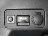 【電源コンセント】非常時やキャンプなどに役立つAC100V/1500Wコンセント付きです。