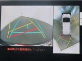 パノラミックビューモニター付きです。車両を上から見た様な映像を画面に表示。運転席からの目視だけでは見にくい、車両周辺の状況をリアルタイムでしっかり確認出来ます。