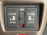 【パワースライドドア】スマートキーや運転席のスイッチでスライドドアの開閉が可能♪電動だから力を入れてドアを開ける必要が無く、小さいお子様でも、重い荷物を持っている時もラクに開け閉めできます♪