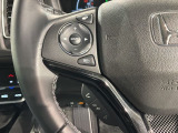 ステアリングにオーディオ操作スイッチが付いています。オーディオ画面に直接タッチしなくても操作が出来ますので、運転に集中できます。