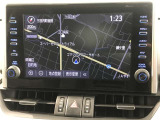 純正ナビを装備。タッチパネル式で使いやすく、お出かけもラクラクです。