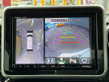 車両を上から見ているようなアラウンドビューモニターの映像をナビゲーション画面に映し出してくれるので、小さなお子様や障害物を確認できます。運転のしやすさはもちろん、事故防止にも役立ちます!