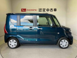 車両右側面からの写真になります。車をご覧になりたい時はお気軽に最寄りの店舗へご相談下さい。