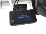 別途SDカードが必要です。