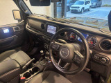 見晴らしの良い運転席で、室内空間も広くなっております。
