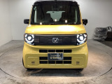 フロントマスクは個性もいっぱい! 人気の車です。