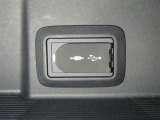 【充電用USB端子】デバイスの充電に便利です。※実際の接続端子は写真で確認or店舗までご気軽にお問合せください♪