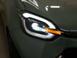 LEDヘッドライトです。デザイン性がよくとても明るいので、夜間の走行や悪天候でも安心です。しかも長寿命!