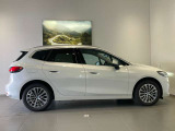 BMWでは重量配分にもこだわりがあり、FRモデルでは50:50とFFモデルでも60:40と前後の重量バランスにこだわり、軽快なハンドリングを実現しております。