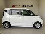 車両右側面からの写真になります。車をご覧になりたい時はお気軽に最寄りの店舗へご相談下さい。