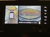 【パノラミックビューモニター&フロントビュー】見通しの悪い交差点やT字路などで車両の前方と左右方向の状況確認をする為に車両上方と前方カメラからの映像を同時に表示するので周りがハッキリ確認でき安心です