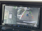 アラウンドビューモニターは、まるで上空から見たような映像で駐車をサポート!苦手な駐車も心強いですね!