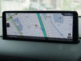 マツダコネクトの10.25インチワイドセンターディスプレイです。『Android Auto』『Apple CarPlay』や独自のコネクテッドサービスに対応したインターフェイスシステムです。