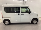 スライドドアなら狭い駐車場でもドアをぶつける心配がありません。ステップが低く乗り降りもしやすいです。