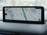 マツダコネクトの10.25インチワイドセンターディスプレイです。『Android Auto』『Apple CarPlay』や独自のコネクテッドサービスに対応したインターフェイスシステムです。