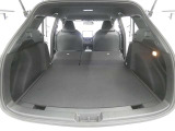 【シートアレンジ可能】ゆとりあるワイドな車内空間は、ドライブを始め買い物やレジャーなど、幅広く活躍します。一人でもみんなとでもお出かけを楽しみましょう!