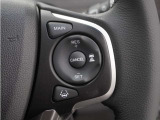 ◆アダプティブクルーズコントロール◆予め設定した車速内でクルマが自動的に加減速。前走車との適切な車間距離を維持しながら追従走行します。【LKAS】車線維持支援システムでステアリング操作を支援。