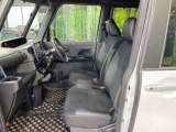 運転席シート廻りは使用感も少なく、良好な状態となっています。丁寧に使われていたことがよくわかりますね。