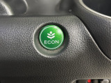 葉っぱマークのECONスイッチ!スイッチをONにするだけで、エンジンやエアコンなどを協調制御。燃費の向上に貢献します!