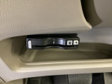 ハンドルの左下にETCがついています。高速道路の料金所の通過も楽々です。 カードの取り出しもしやすい場所についています。