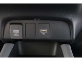 スマートフォンなどの音楽再生が可能なUSB接続ジャック装備車両です♪♪♪