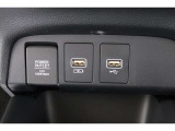 スマートフォンなどの音楽再生が可能なUSB接続ジャック装備車両です♪♪♪