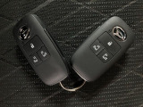 【キーフリーシステム】電子キーをポケットやカバンに入れて携帯しているだけでドアの開け閉めやエンジンのON/OFFが出来ます☆ また、イモビライザー機能も備わっていますので盗難対策もバッチリです☆