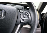 Hondaセンシングの機能のひとつ、アダプティブクルーズコントロール付!アクセルから足を離しても設定したスピードと前車との車間を保ち走行してくれます!車線維持もアシスト☆高速道路で疲労軽減ですね☆