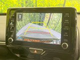 【バックカメラ】駐車時に後方がリアルタイム映像で確認できます。大型商業施設や立体駐車場での駐車時や、夜間のバック時に大活躍!運転スキルに関わらず、今や必須となった装備のひとつです!