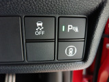パーキングセンサーや横滑りを防ぐVSA等のスイッチ類は運転席の右側、手の届きやすい位置にあります。