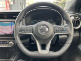 ステアリングスイッチ搭載!ハンドルひとつで手を離さなくても運転中視線をそらさなくても操作が出来て便利です