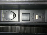 【充電用USB端子】デバイスの充電に便利です。※実際の接続端子は写真で確認or店舗までご気軽にお問合せください♪
