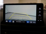 バックカメラ搭載です!車庫入れが苦手な人はもちろん、車両感覚に自信がある人にもお勧めです!見えない箇所が見えるようになるので、低い障害物や隠れてしまっている子供の存在等にも気付く事が出来ます。