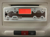 ダイハツ純正、AUX端子付CDチューナーが装備しております。好きな音楽をお楽しみになりながらお出かけください。また、バージョンアップしてオプションでナビ装着も可能ですよ♪