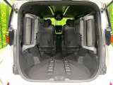 普段のお買い物や通勤、送迎等に十分な荷室スペースを確保しております。セカンドシートを倒すと、大きな荷物の積載も可能です♪