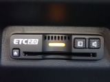 ■【ETC車載器】が装備されています。セットアップをしてお渡しとなり、ETCカードを差し込むだけで高速道路の利用が可能です。
