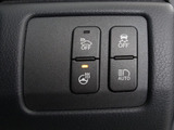 ★使いやすさや安全性を追求したステアリング周り!高級車ゆえにスイッチ類が多いのも特徴ですね!考え尽くされた配置ですぐに使いこなす事が出来ますのでご安心下さい!是非、体感してみて下さい!!