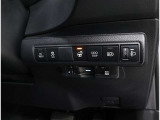 ハンドルヒータースイッチ*ハンドルの左右のグリップ部を暖めることができます。