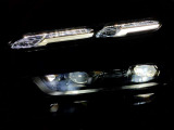 BMWの伝統の丸目4灯ヘッドライトでございます。LEDライトで視認性もよく明るく安全性の向上につながります。