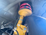 【ビルシュタイン製ダンパー】高速走行時の車両安定性を向上させてくれる人気の装備。街乗りの乗り心地も犠牲にせず、スポーティな走行をお楽しみいただけます♪