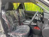 運転席シート廻りは使用感も少なく、良好な状態となっています。前オーナー様が丁寧に使っていたことがよくわかりますね。