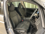 乗降がしやすい運転席。高さが調節できて小柄な方でも運転しやすいポジションをとることができます。