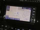【7インチ純正ナビ】純正ナビを装備。タッチパネル式で使いやすく、詳細地図により目的地をピンポイントで設定できます。初めての道でも迷いにくく、ロングドライブも快適ですよ♪