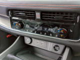 オートエアコンで温度を設定するだけで快適な車内環境を維持することができます