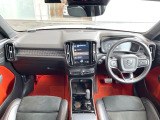 XC40 B4 AWD Rデザイン 4WD 