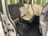 後席をはね上げれば、「もうひとつの荷室」が生まれます。