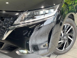 【LEDヘッドライト】悪天候や夜間走行時も良好な視界を確保し安心して運転できる高輝度LEDヘッドライトを装備!点灯速度が早く、消費電力も抑えられています。