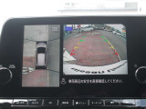 アラウンドビューモニター(車両を上から見たように表示)装着で車庫入れをサポート