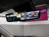 デジタルインナーミラーなので荷物がいっぱいでも後方確認が出来ます。